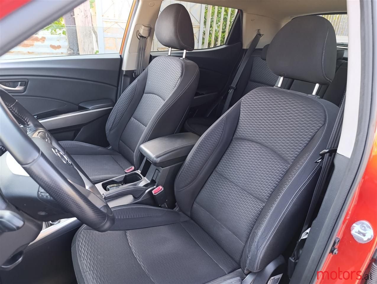 2020' SsangYong Tivoli photo #5