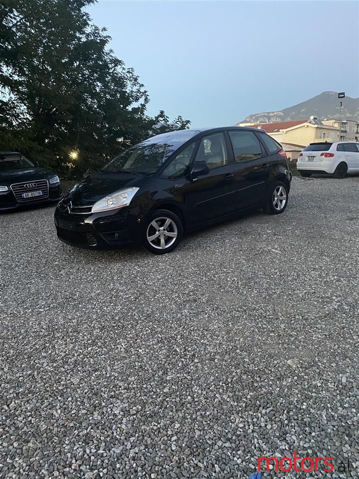 2008' Citroen C4 photo #1