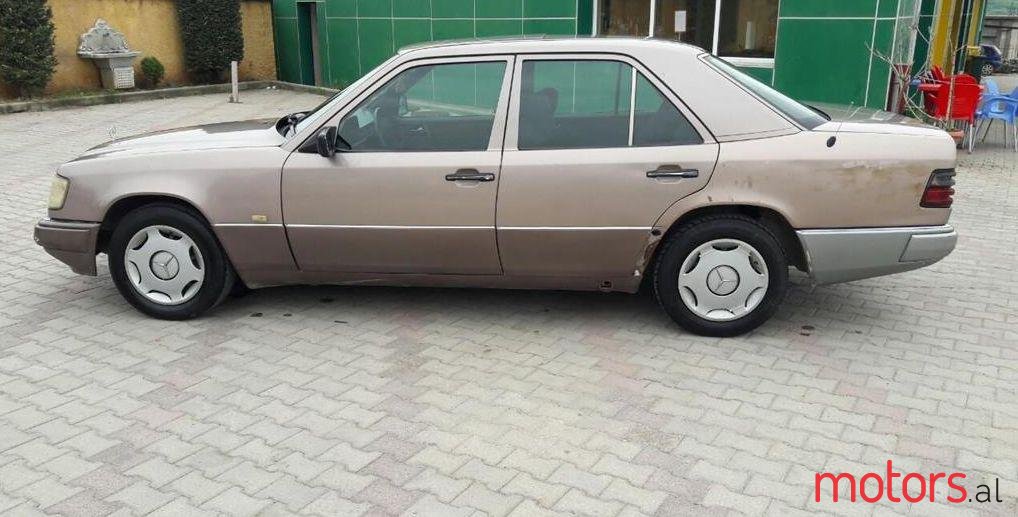 1993' Mercedes-Benz 200 photo #1