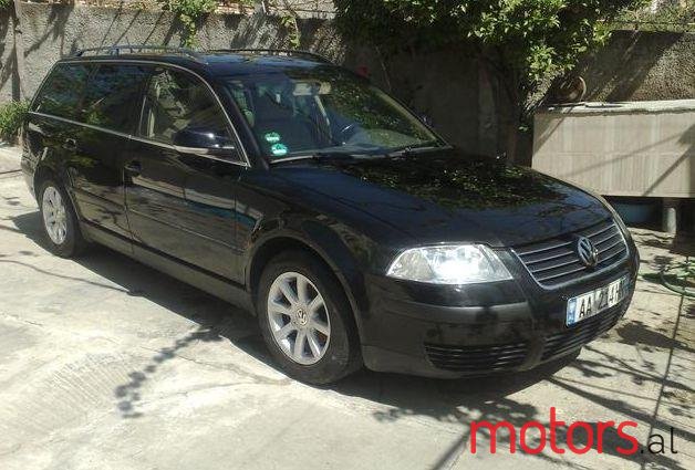 2004' Volkswagen Passat photo #1