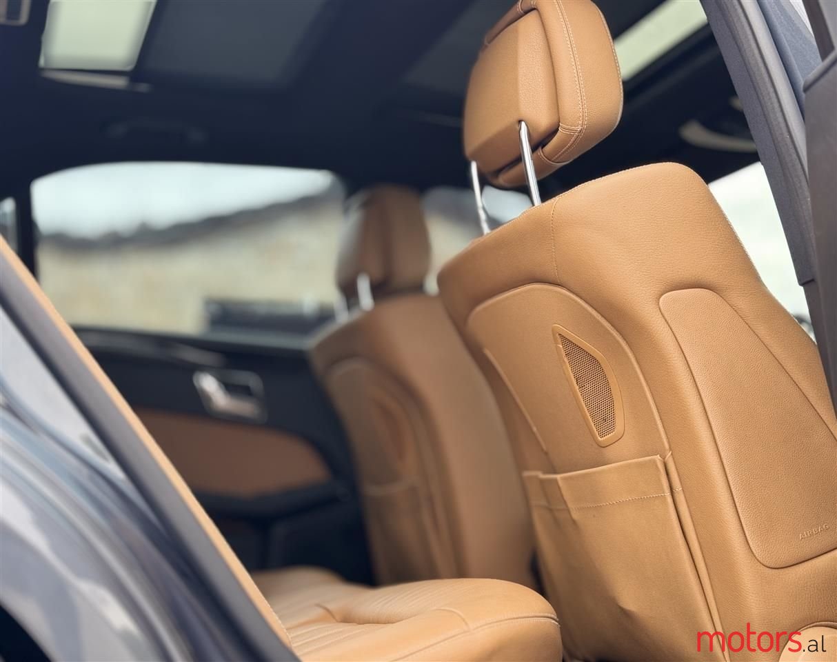 2012' Mercedes-Benz E 55 AMG photo #5