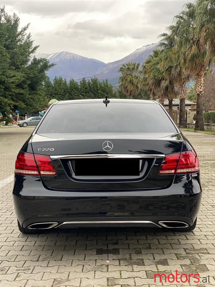 2015' Mercedes-Benz E 220 photo #3