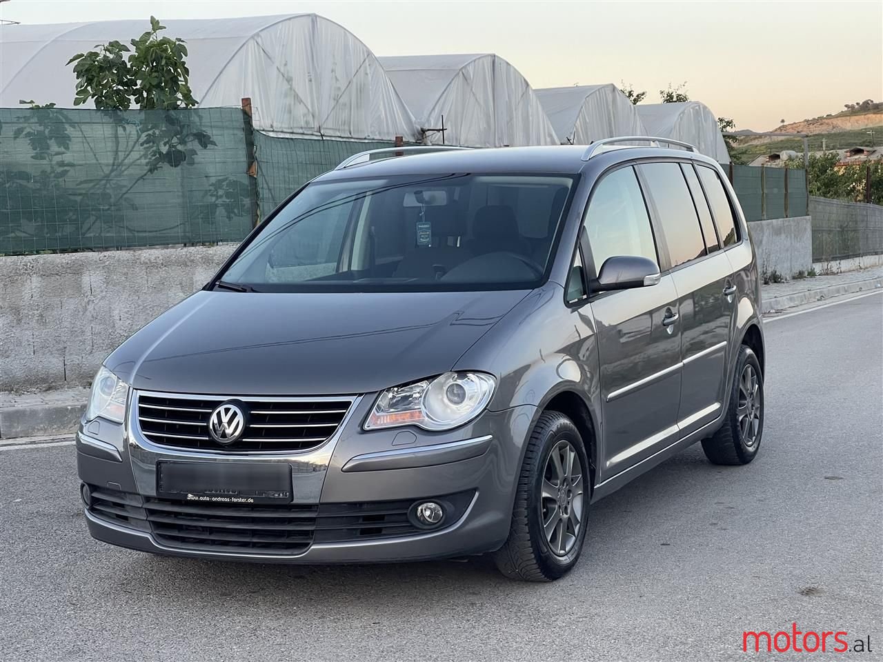 2007' Volkswagen Touran photo #4