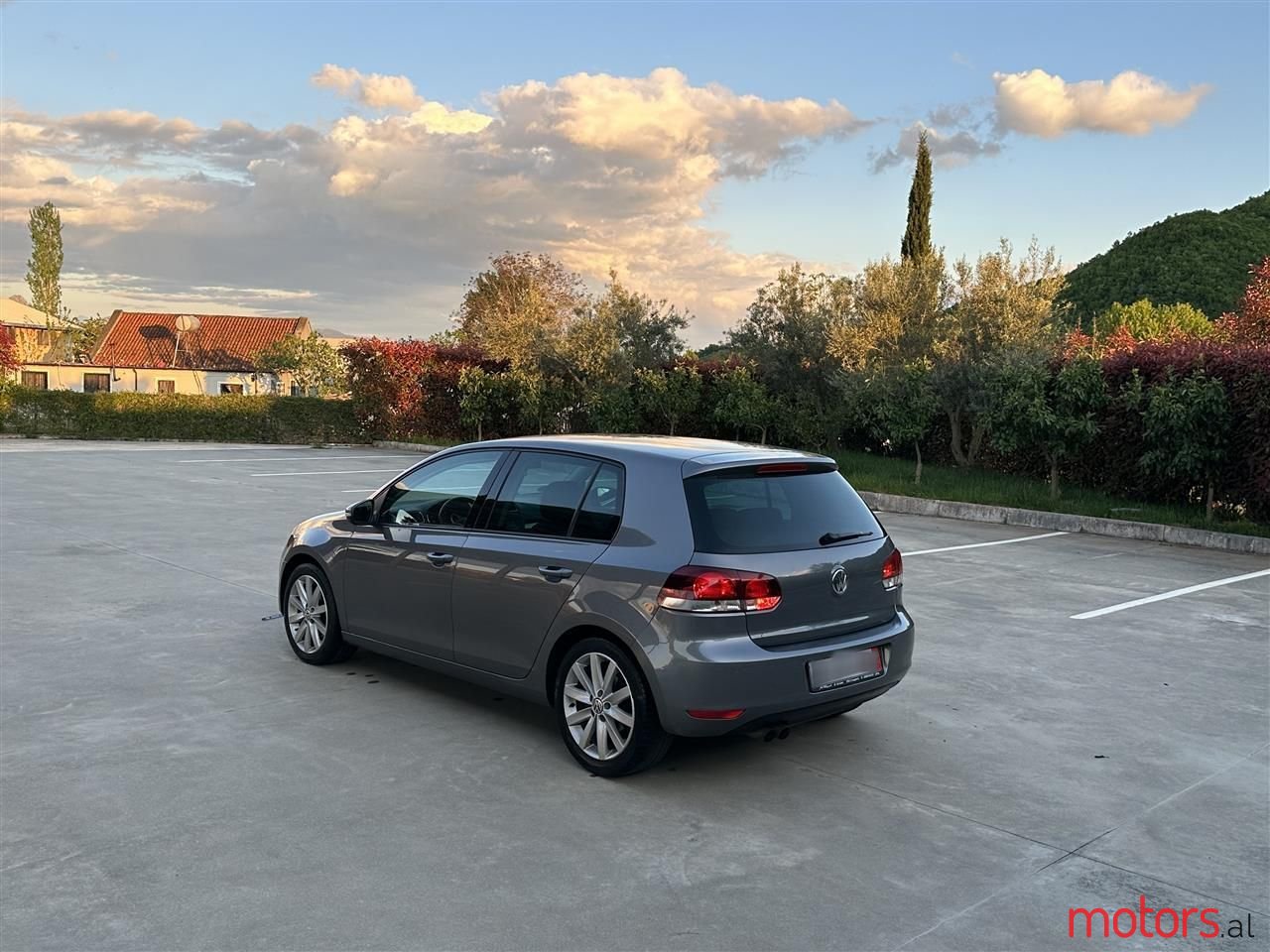 2009' Volkswagen Golf photo #5