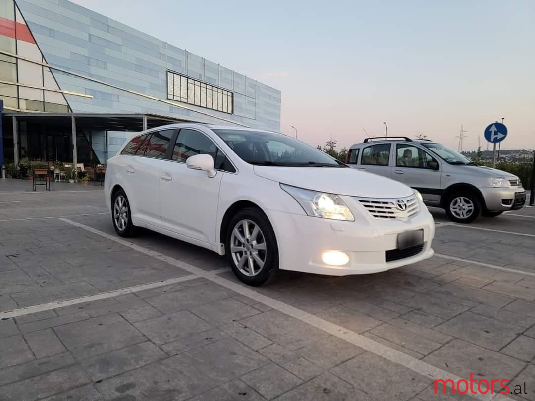 2009' Toyota Avensis photo #1