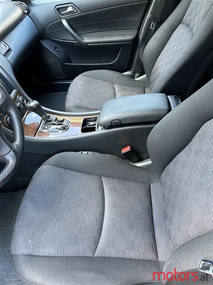 2004' Mercedes-Benz C 200 photo #3