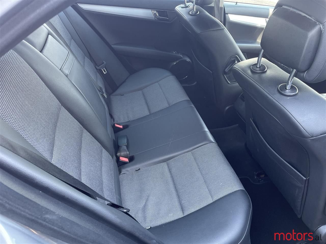 2008' Mercedes-Benz C 200 photo #3