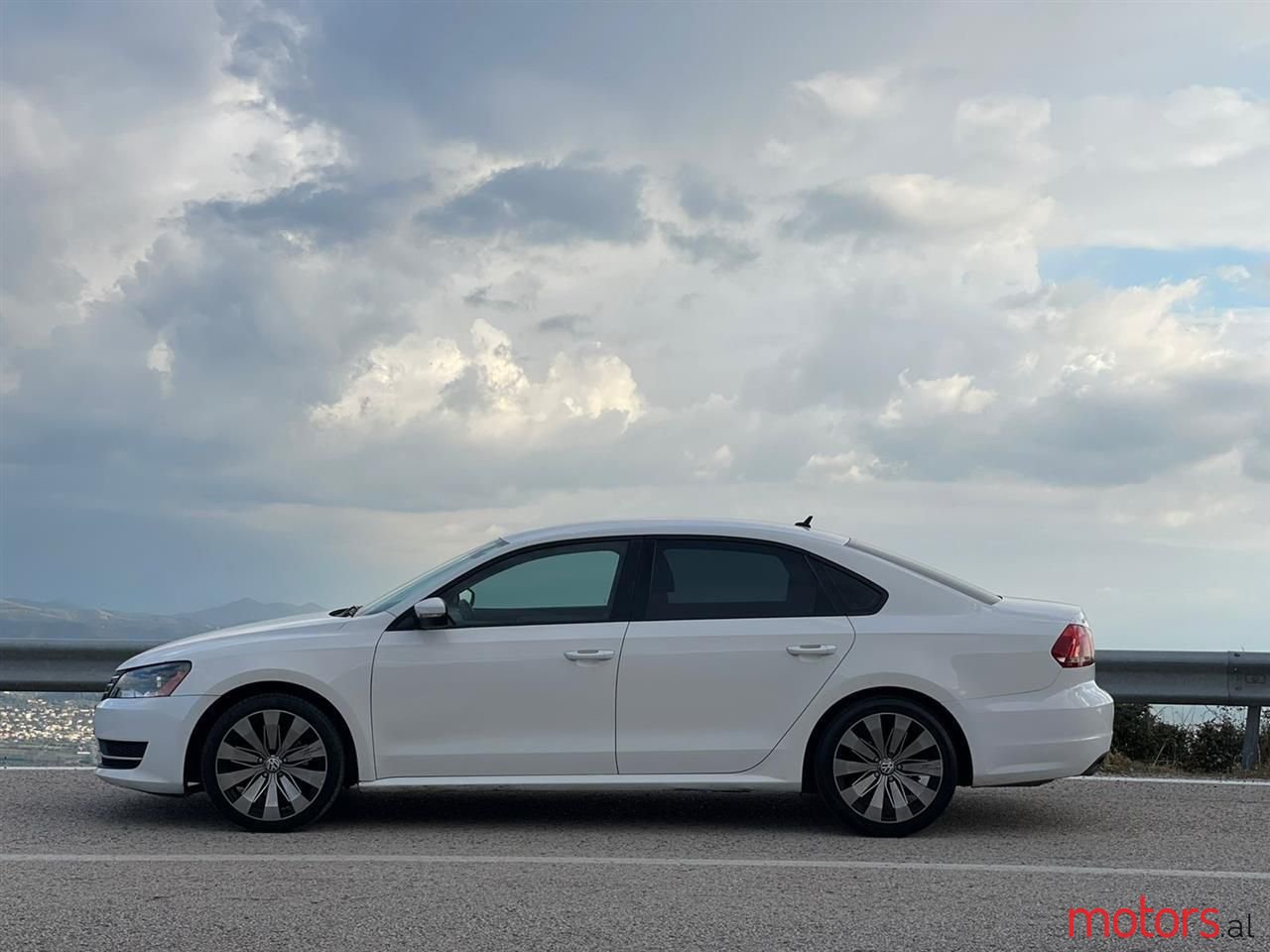 2012' Volkswagen Passat photo #1