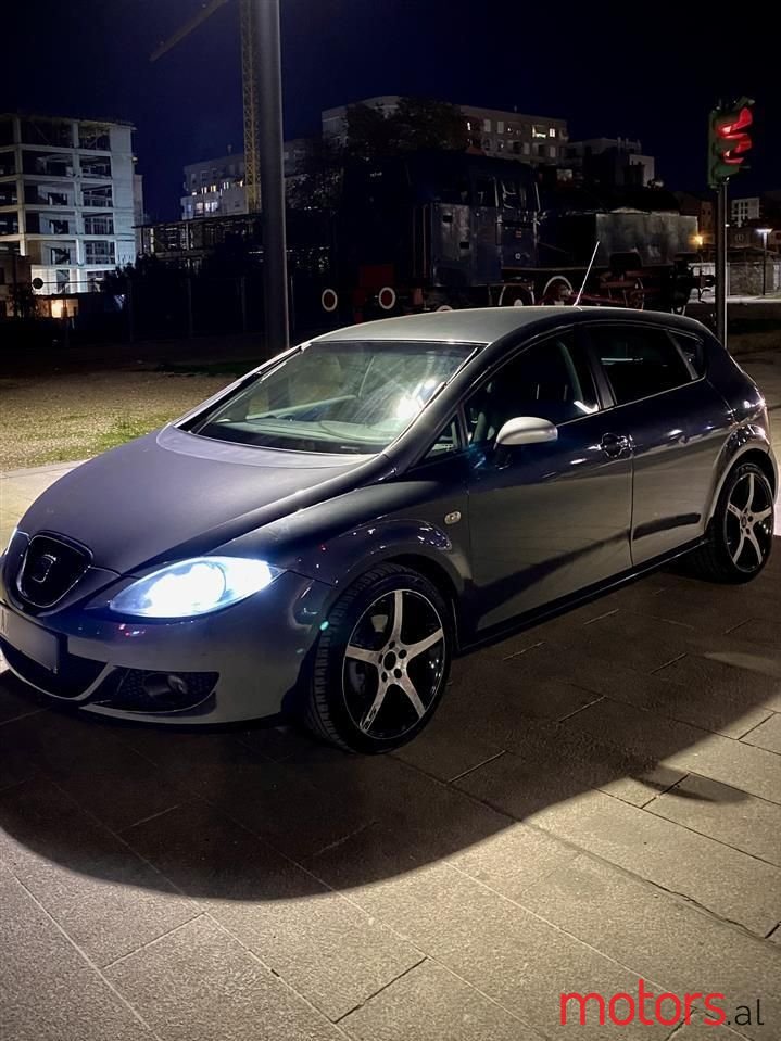2006' SEAT Leon photo #2