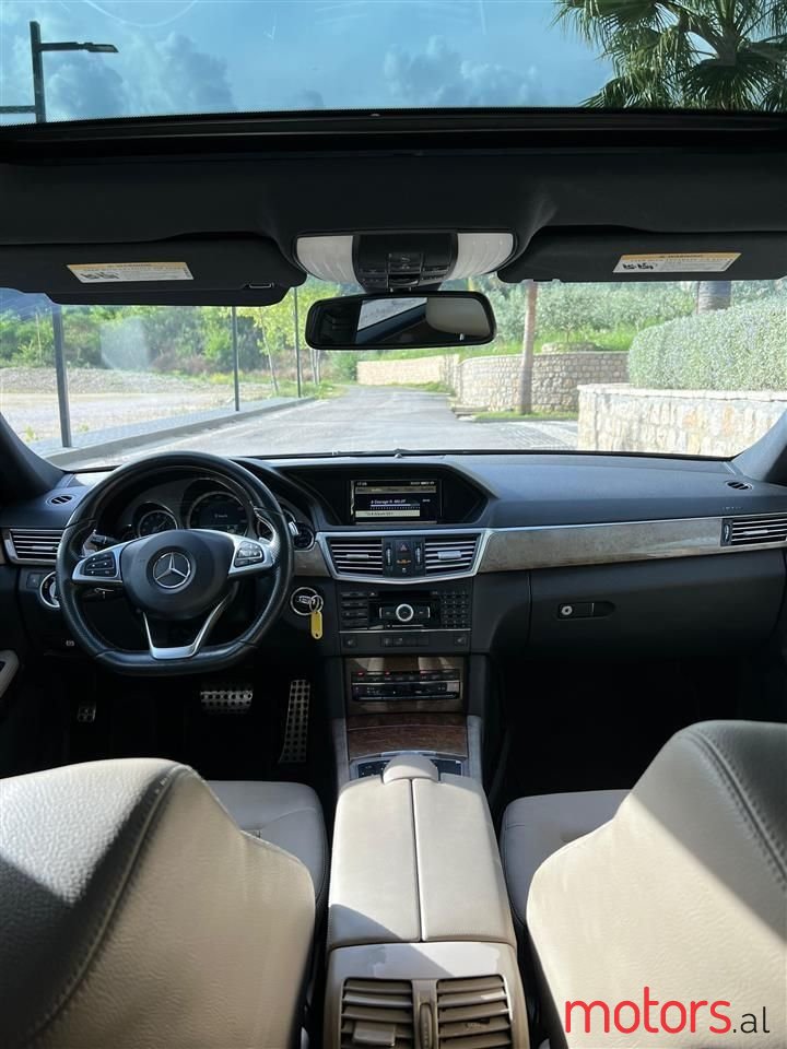 2010' Mercedes-Benz E 350 photo #2