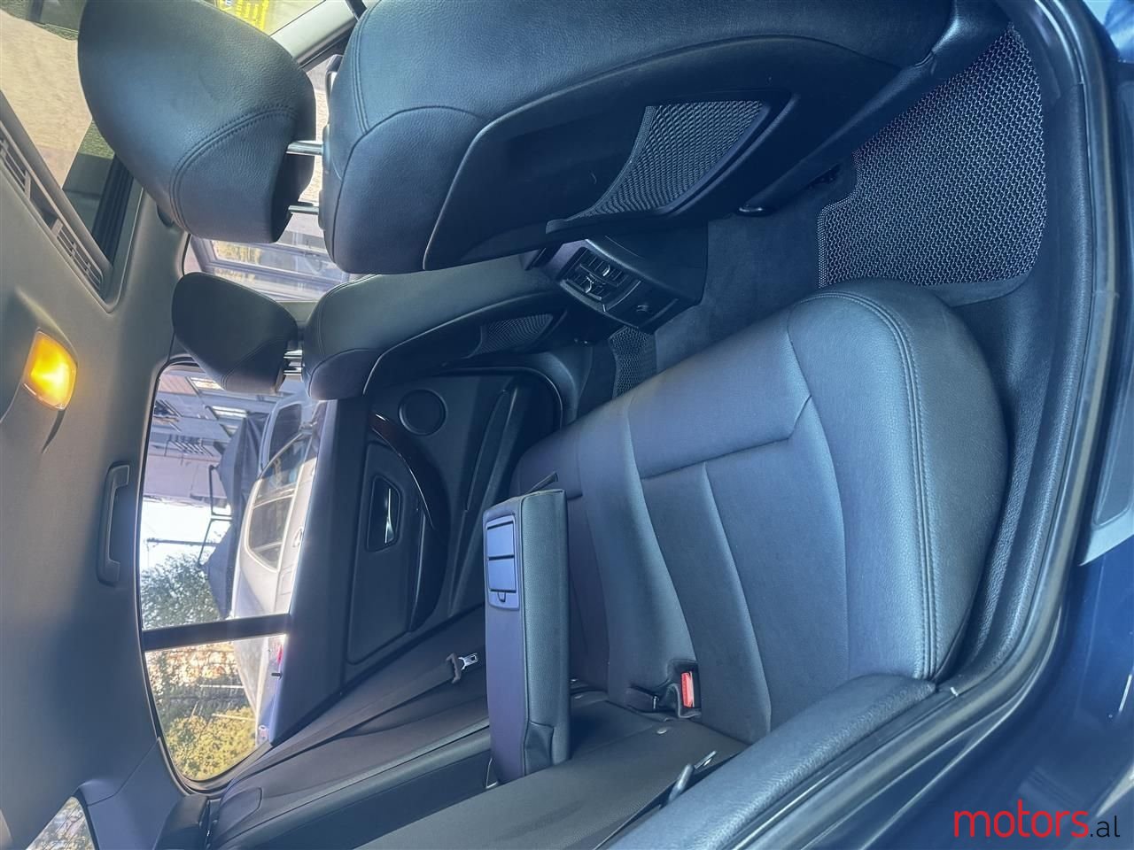 2014' BMW 320 photo #1