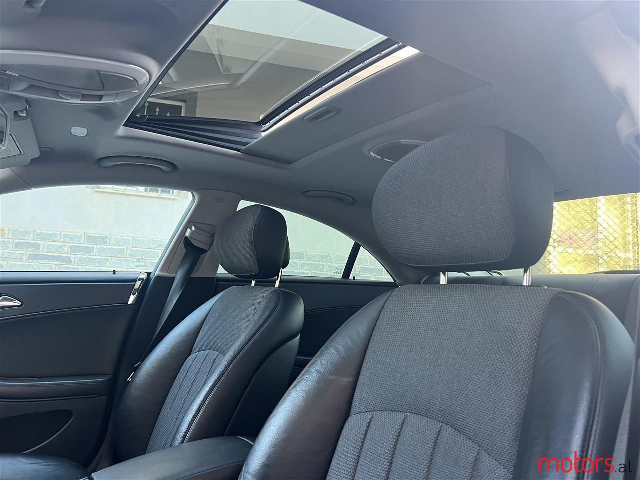 2009' Mercedes-Benz CLS 280 photo #3