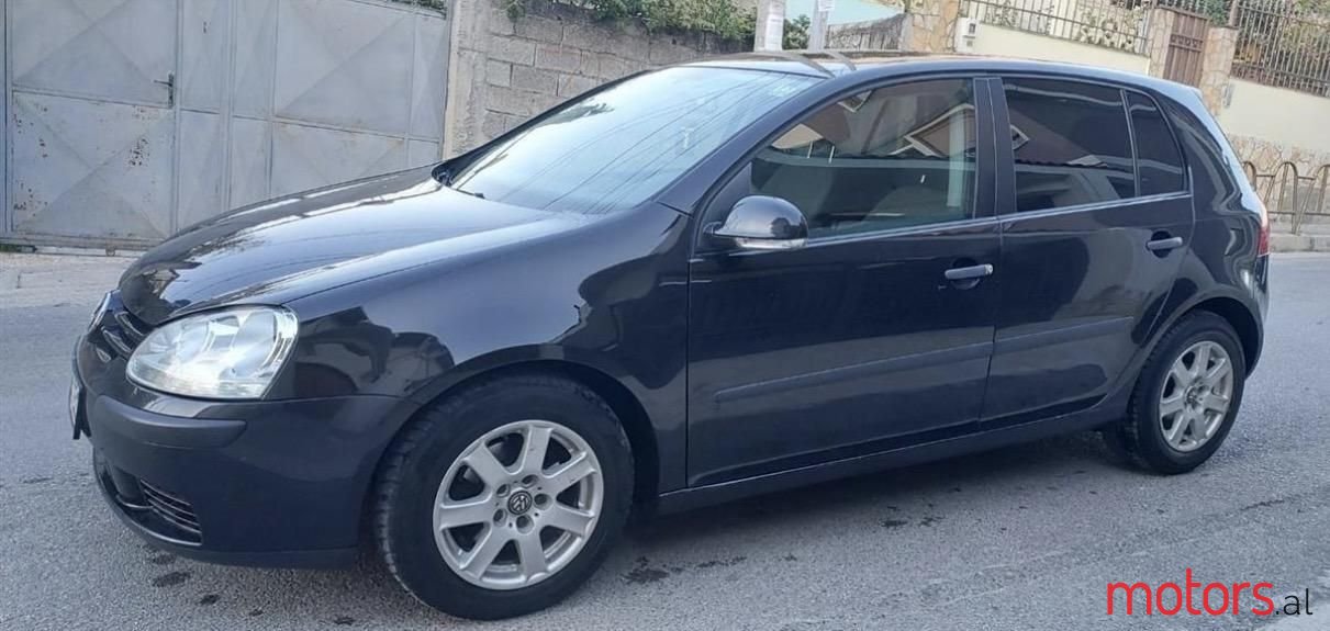 2005' Volkswagen Golf photo #2