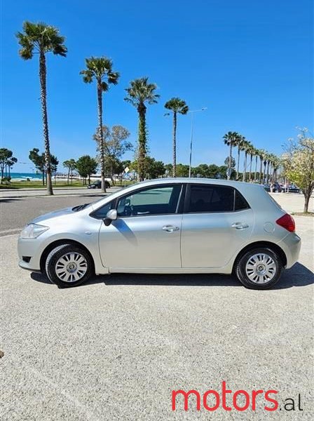 2009' Toyota Auris photo #3
