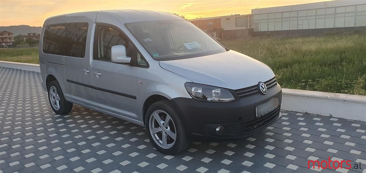 2011' Volkswagen Caddy photo #1