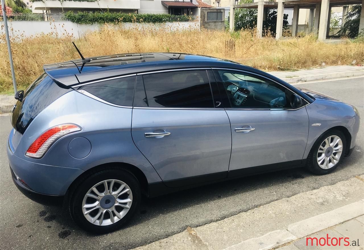 2008' Lancia Delta photo #1