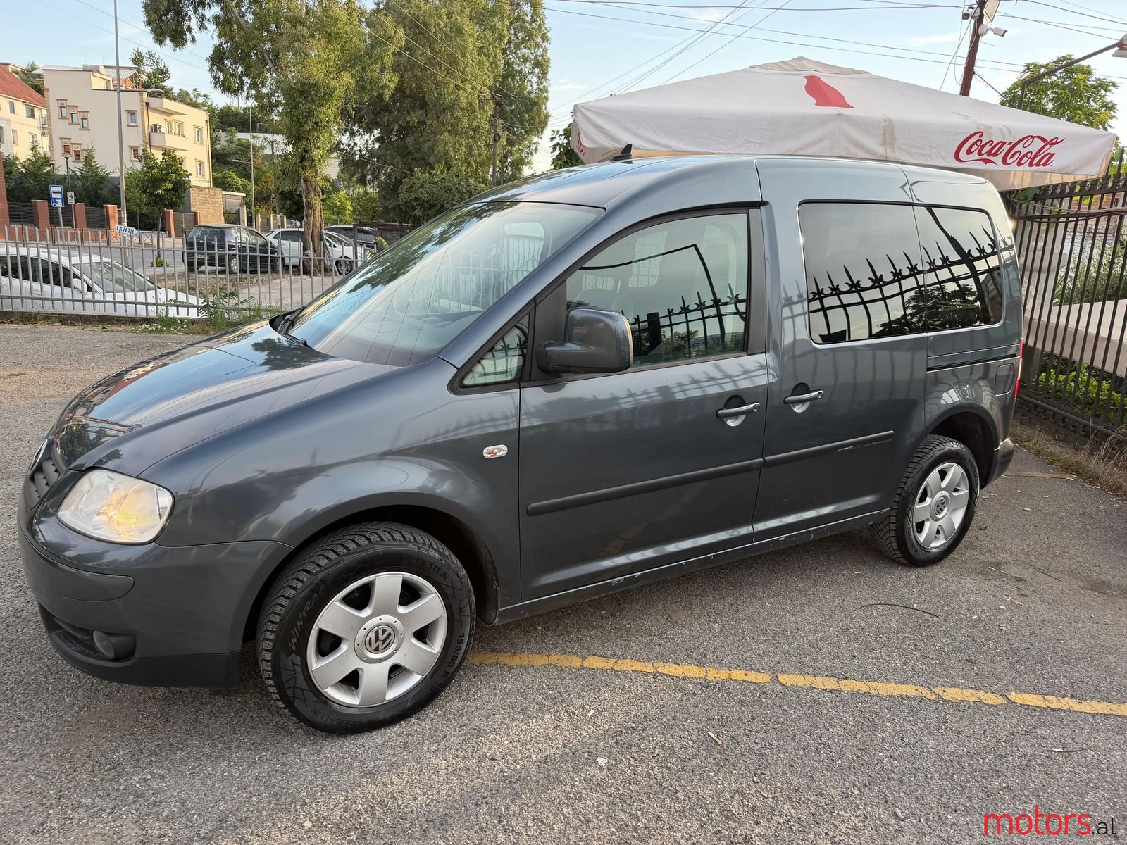2009' Volkswagen Caddy photo #5