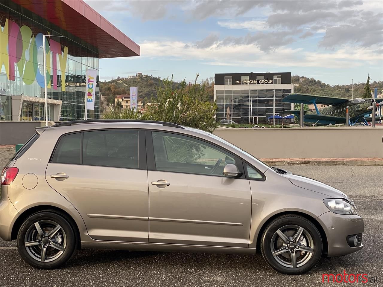 2011' Volkswagen Golf Plus photo #4