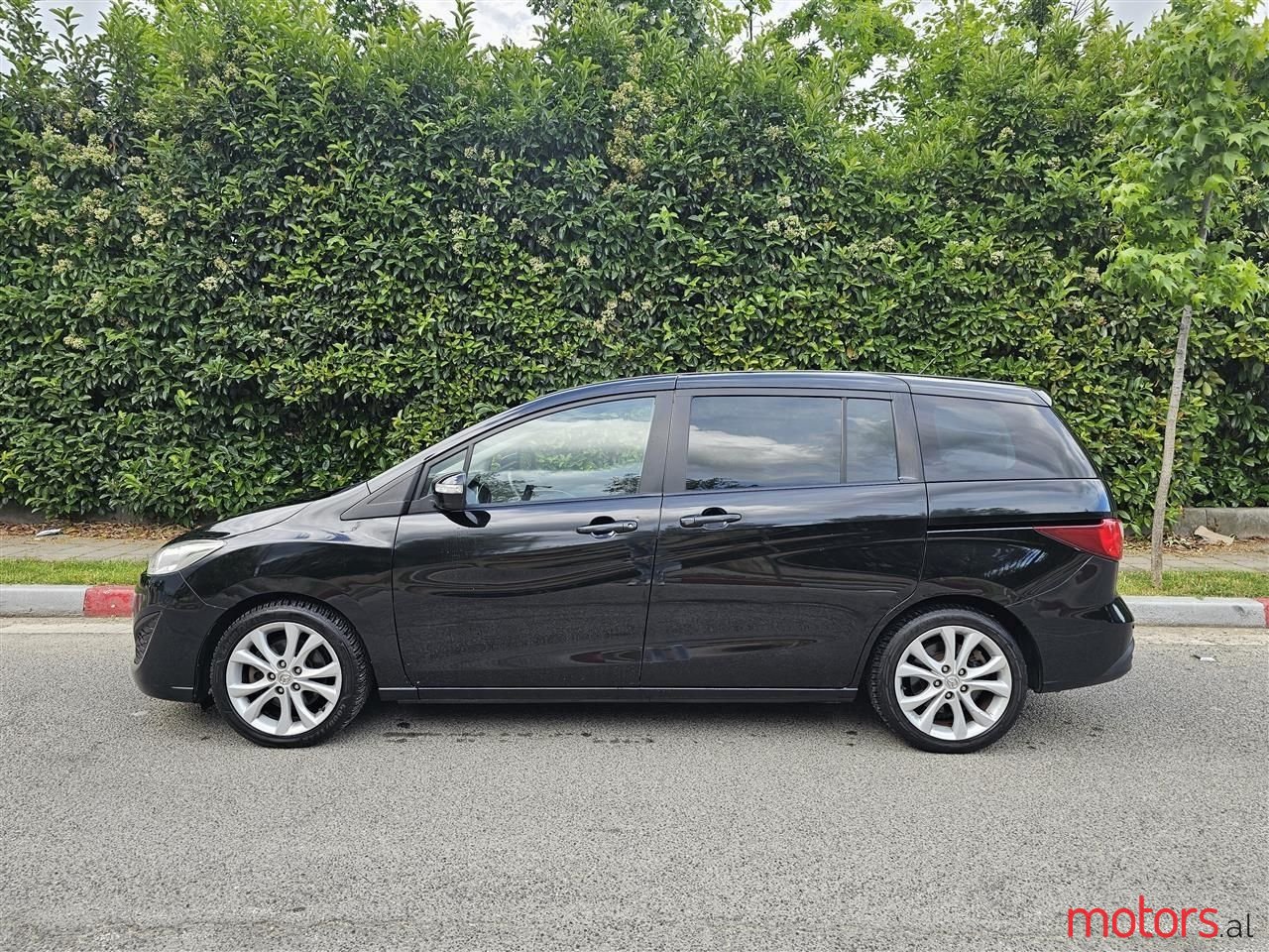 2013' Mazda 5 photo #6
