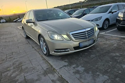 2010' Mercedes-Benz E 220