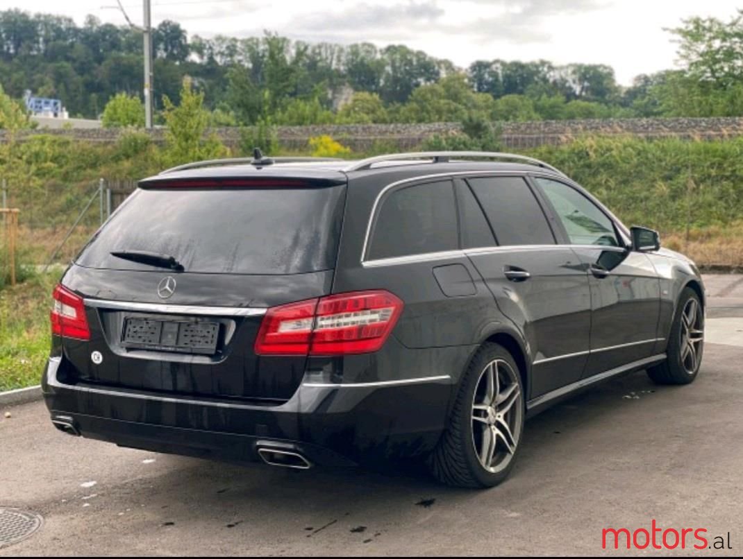 2012' Mercedes-Benz E 250 photo #4