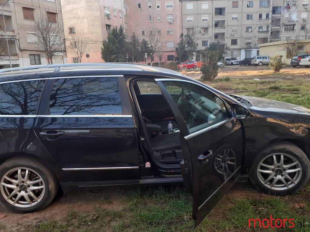 2006' Volkswagen Passat photo #1