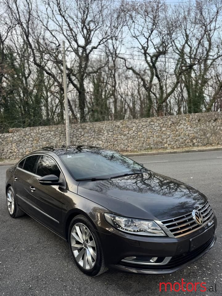 2013' Volkswagen Passat photo #6