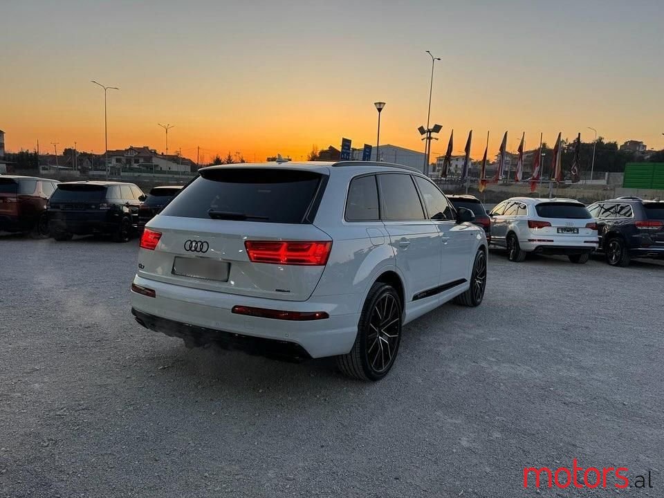 2017' Audi Q7 photo #2