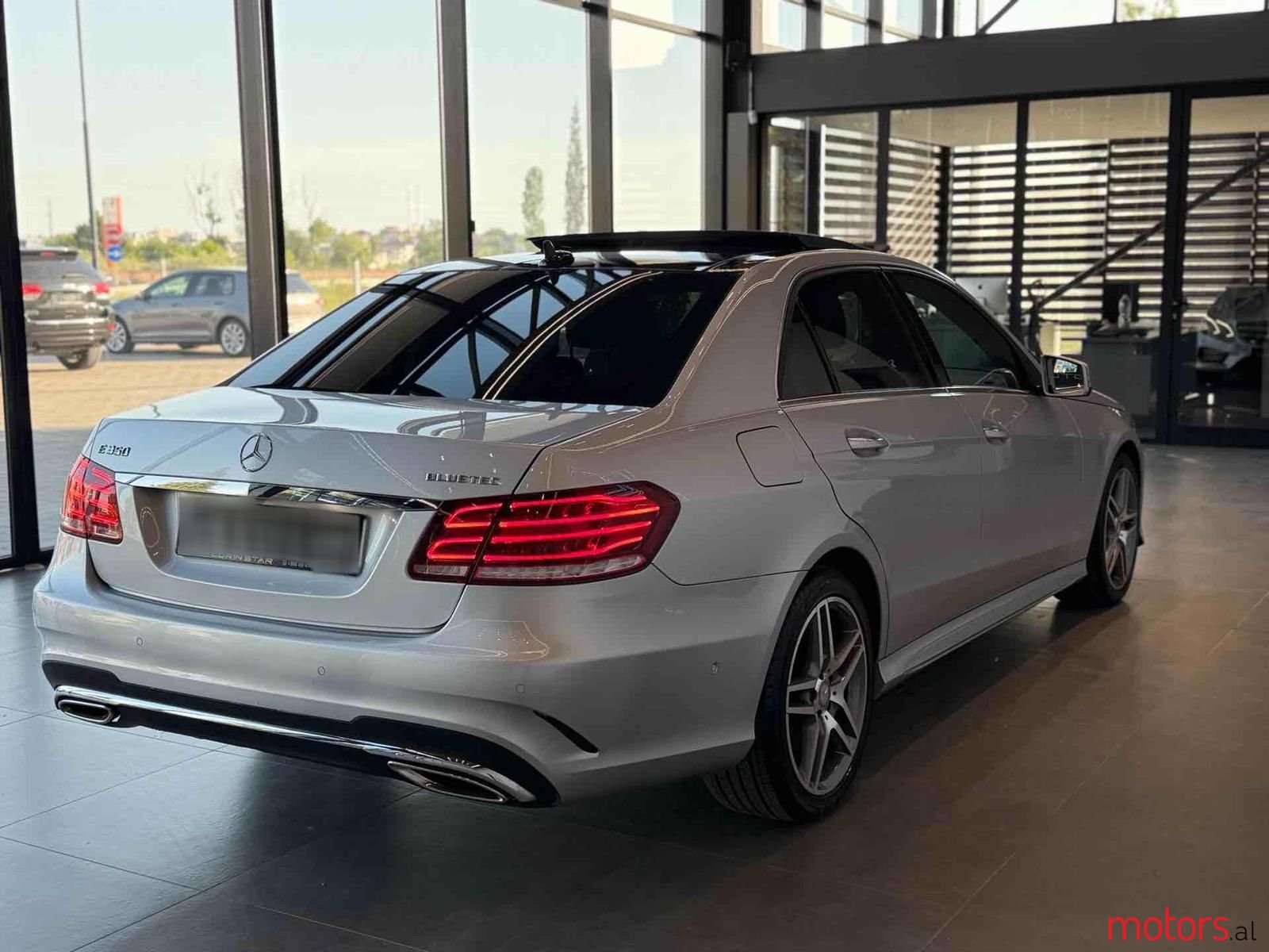 2015' Mercedes-Benz E 350 photo #2
