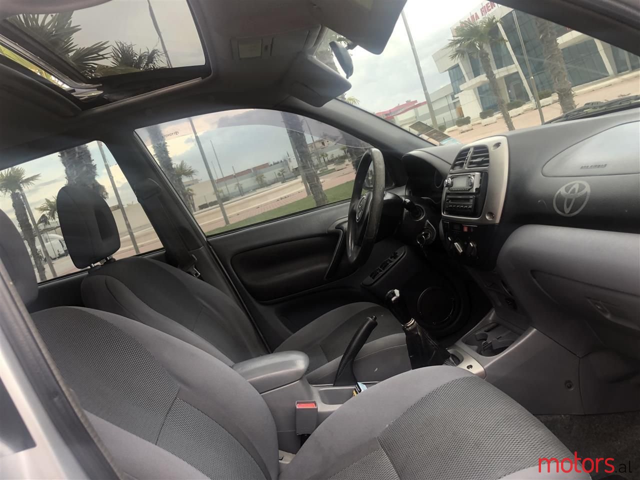 2002' Toyota RAV4 photo #3