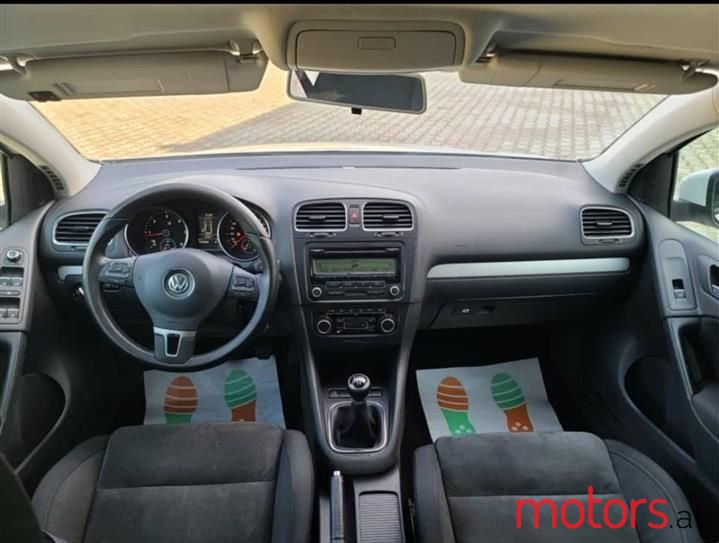2010' Volkswagen Golf photo #5