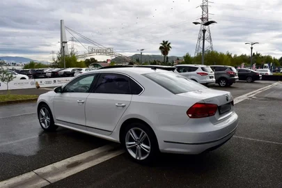 2013' Volkswagen Passat
