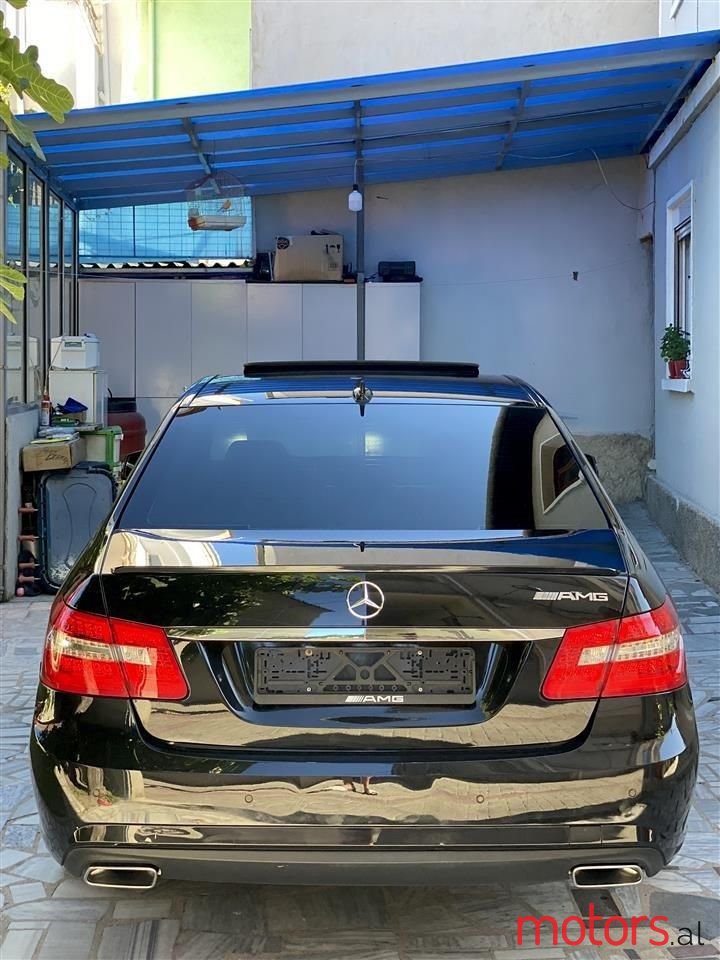 2010' Mercedes-Benz E 350 photo #5