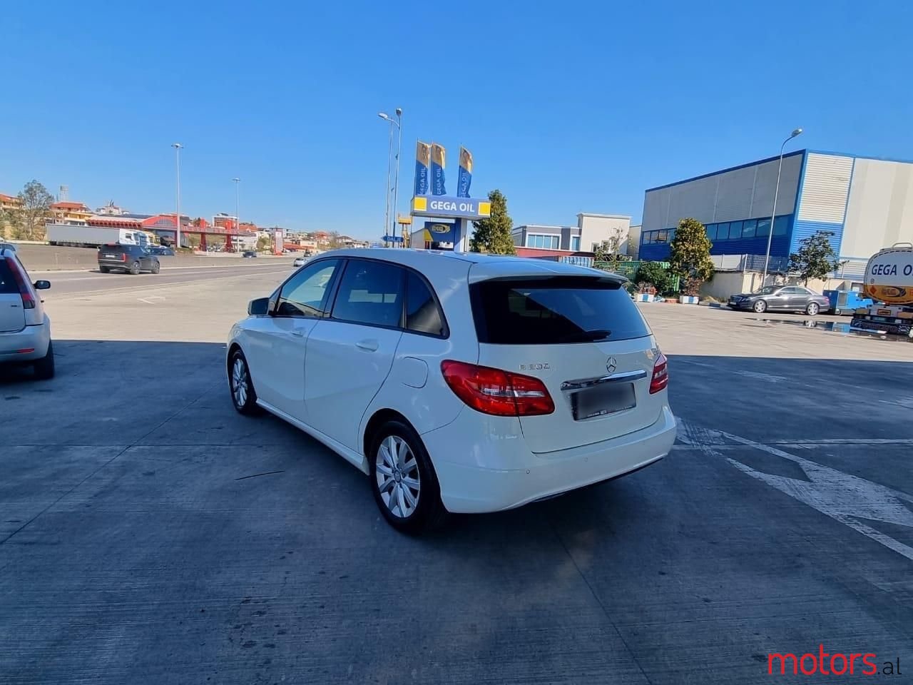 2013' Mercedes-Benz 200 photo #5