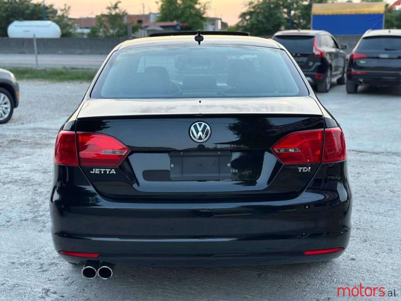 2012' Volkswagen Jetta photo #5