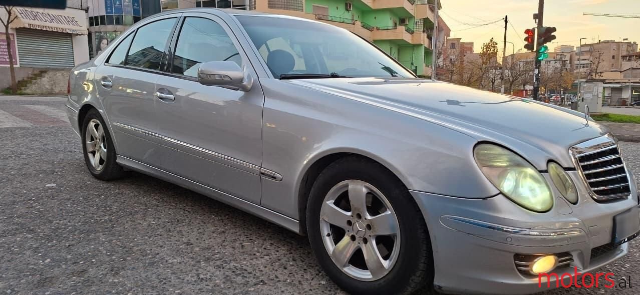 2008' Mercedes-Benz E 200 photo #2