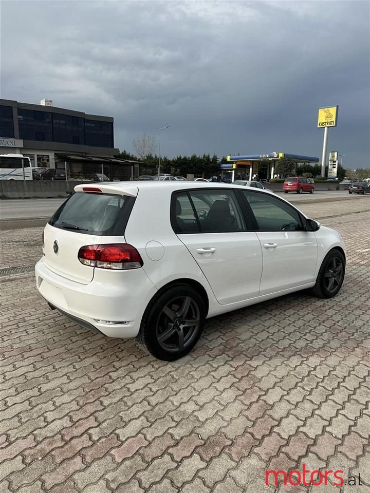 2011' Volkswagen Golf photo #5