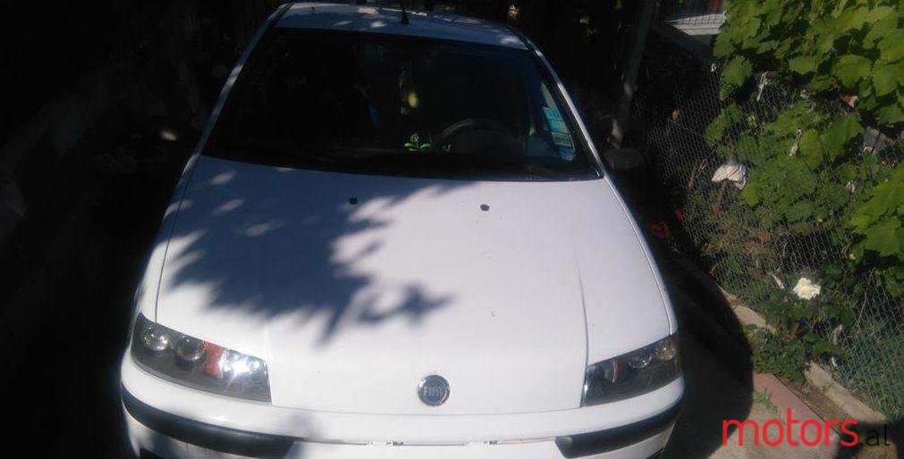 2002' Fiat Punto photo #1