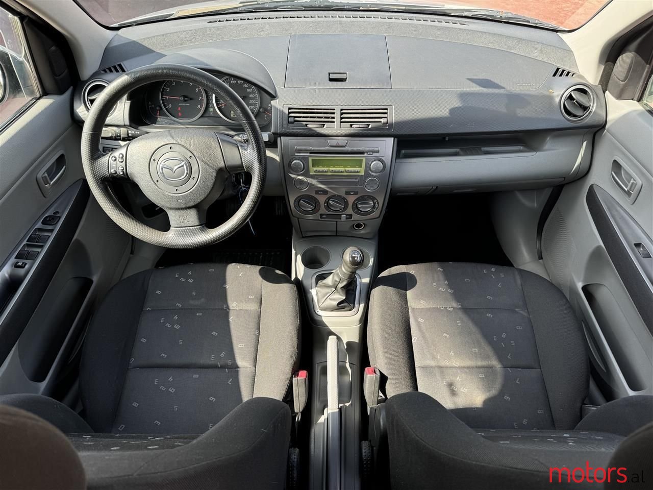 2004' Mazda 2 photo #6