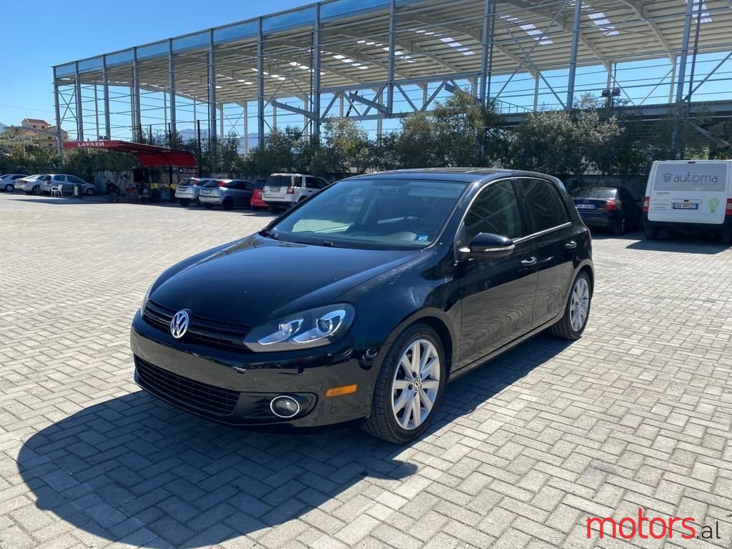 2011' Volkswagen Golf photo #1