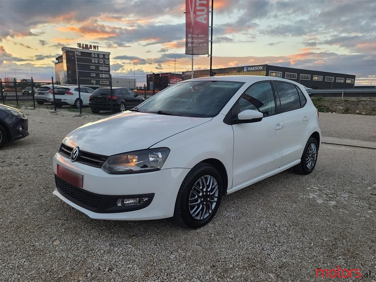 2014' Volkswagen Polo photo #4