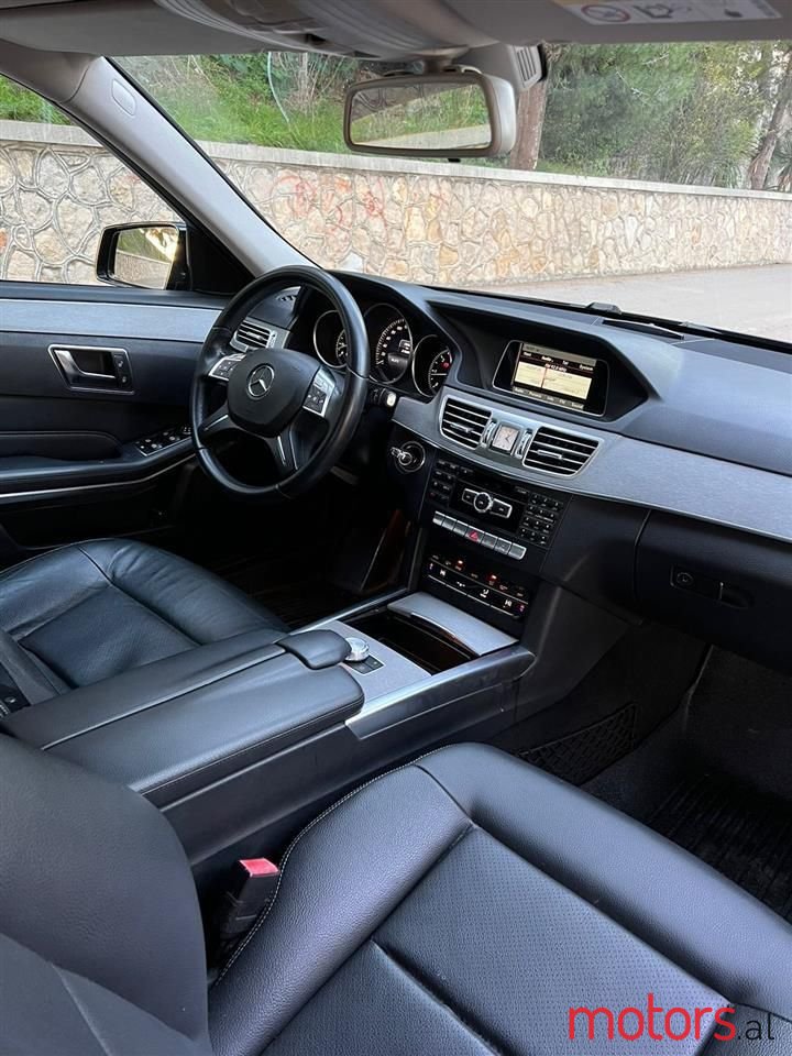 2015' Mercedes-Benz E 200 photo #2