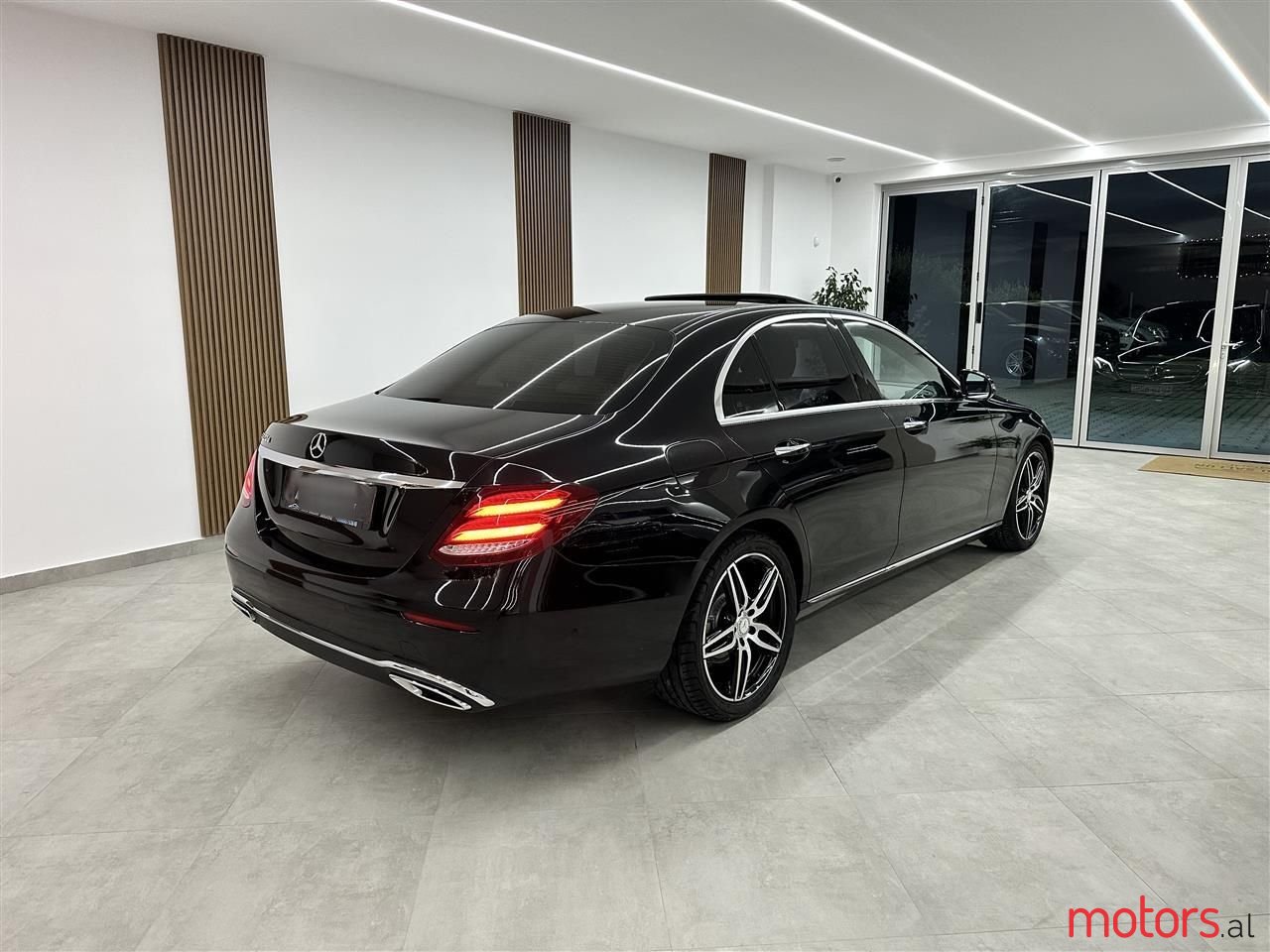 2016' Mercedes-Benz E 220 photo #2