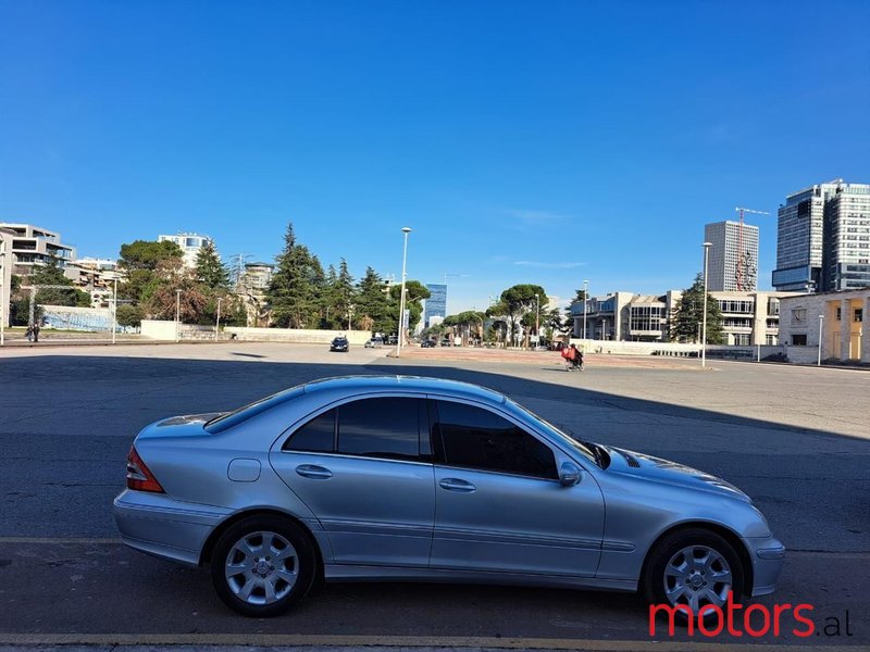 2005' Mercedes-Benz C 230 photo #2