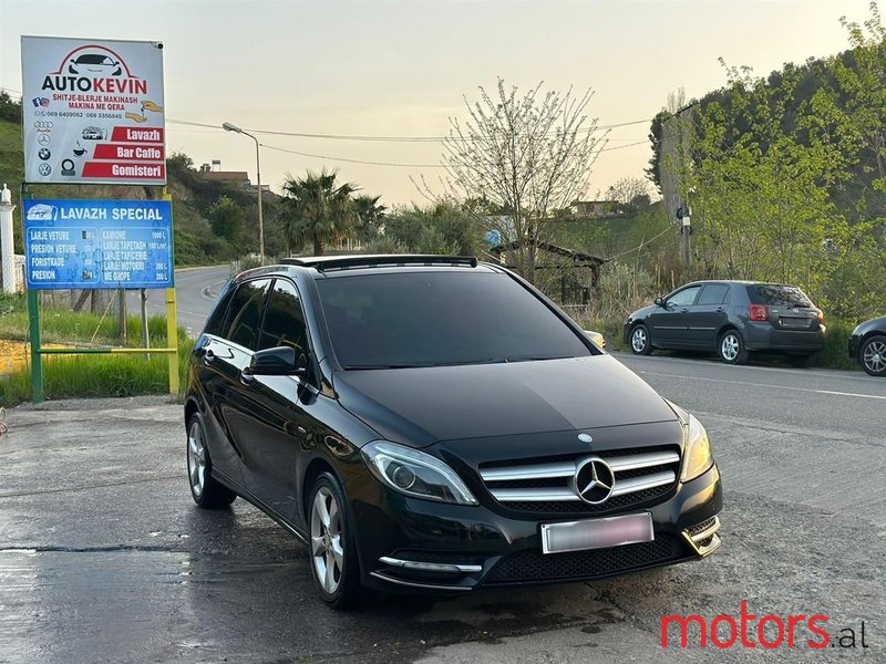 2012' Mercedes-Benz B 200 photo #1