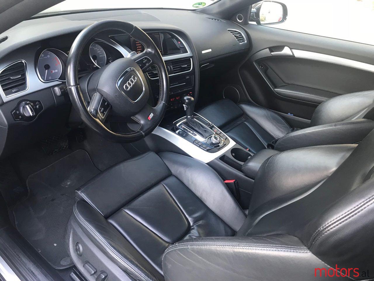 2010' Audi S5 photo #3