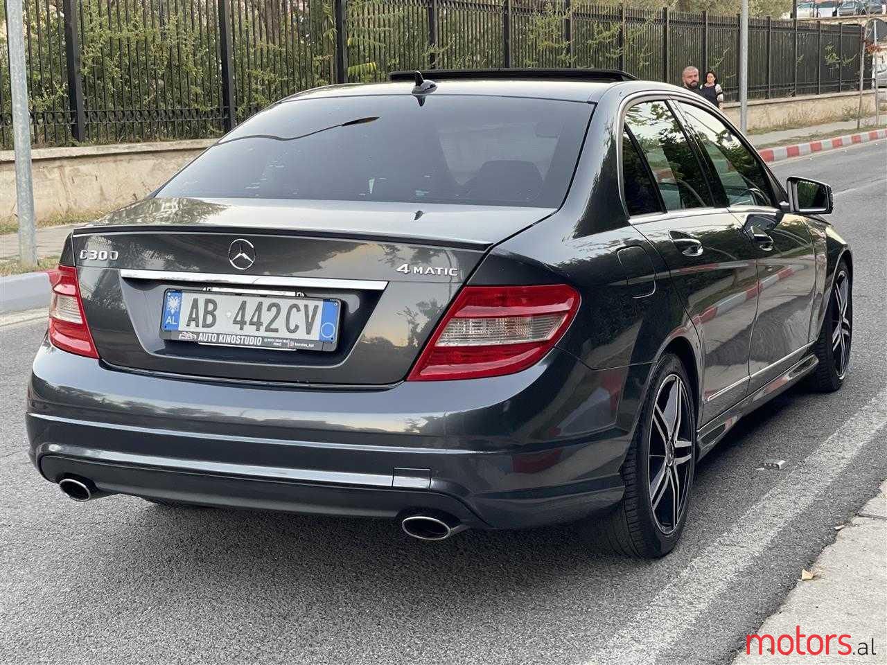 2010' Mercedes-Benz C 300 photo #4