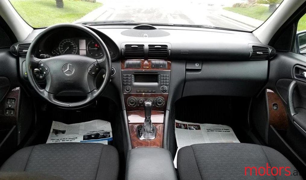 2006' Mercedes-Benz C 220 photo #2