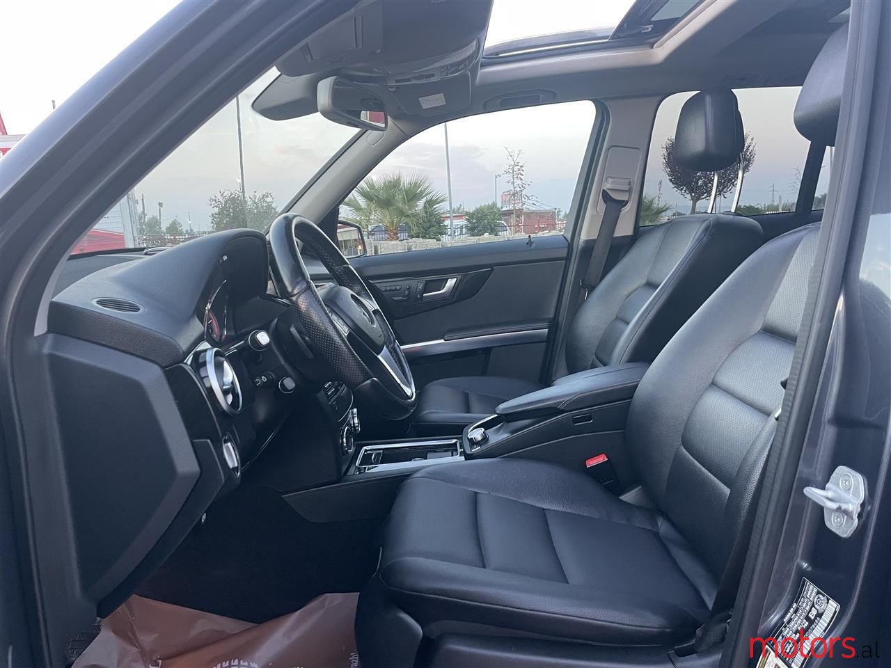 2014' Mercedes-Benz GLK 250 photo #2