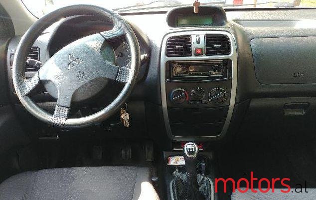 2004' Mitsubishi Space Star photo #1